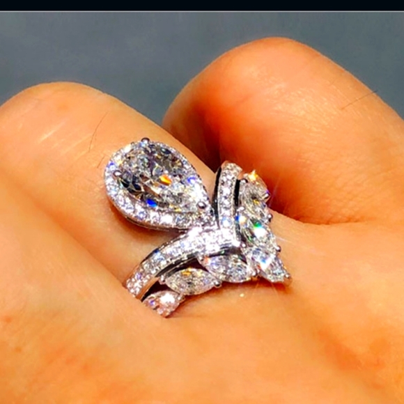 (4) luxurious  Marquee  Diamond pear shaped elegant  engagement ring size - Picture 3 of 5